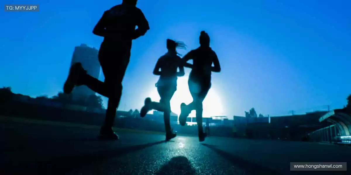 周边潮品，让热爱触手可及！🎯💥